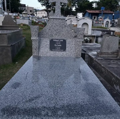 Túmulo de Granito