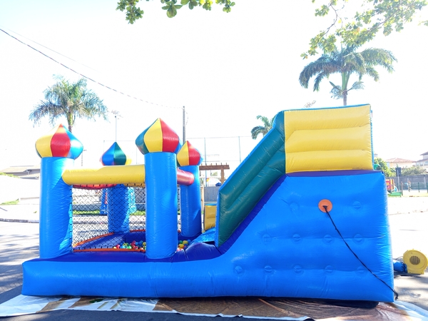 Tobogã Com Piscina de Bolinha